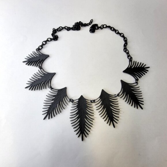 Black and White Spike Pendant or Leaf Motif Necklace - Picture 4 of 16